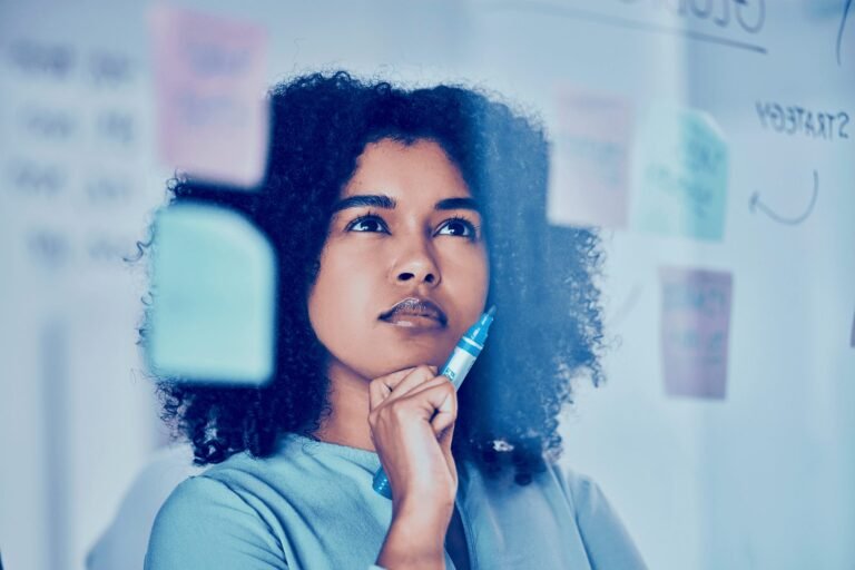 O que pode ser a falta de memória, especialmente no ambiente de trabalho?